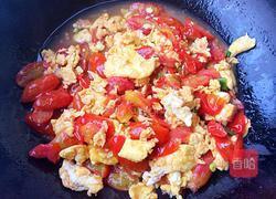 圣女果炒鸡蛋的做法图解8