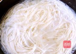 圣女果炒鸡蛋拌面的做法图解11