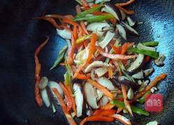 彩椒烩鲜菌的做法图解7