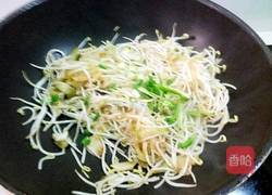 绿豆芽炒茄条的做法图解10