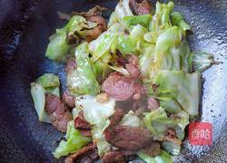 卷心菜炒腊肠的做法图解13