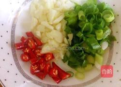 爆炒酸辣绿豆芽的做法图解2