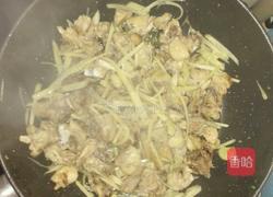 嫩姜炒鸡的做法图解4