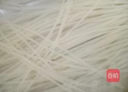 绿豆芽虾米腐竹拌米粉的做法图解1