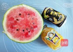 西瓜气泡饮的做法图解1