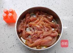 胡萝卜丝炒肉丝的做法图解1