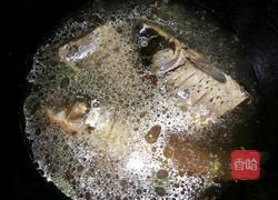 鱼烩粉条青菜的做法图解2