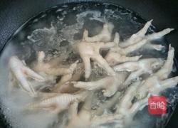 淮山胡萝卜凤爪汤的做法图解1