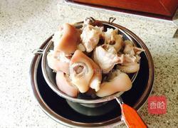 酥烂黄豆炖猪蹄的做法图解3