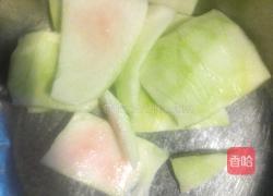 清炒西瓜皮的做法图解1