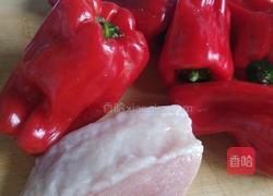 红椒炒肉的做法图解1