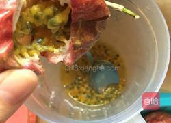 百香果果汁的做法图解2