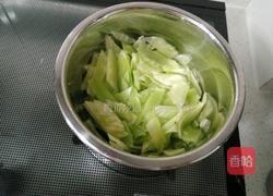 清炒蒜味莴笋的做法图解1