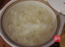 雪梨银耳薏米羹的做法图解3