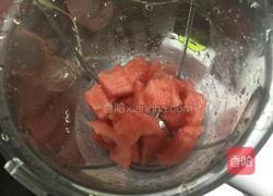 西瓜奶昔的做法图解1