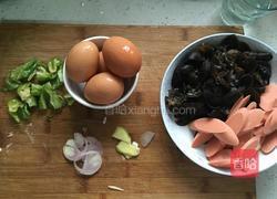 鸡蛋火腿炒木耳的做法图解1