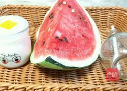 西瓜奶昔的做法图解1