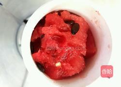 西瓜奶昔的做法图解3