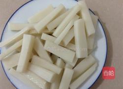 卷心菜炒年糕的做法图解1