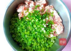 芹菜猪肉包子的做法图解4