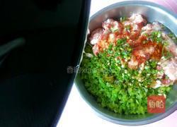 芹菜猪肉包子的做法图解6
