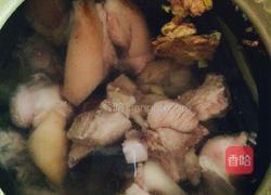 莲藕炖猪蹄汤的做法图解6