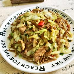 卷心菜炒荞麦面的做法[图]