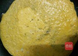 彩椒炒蛋皮的做法图解2