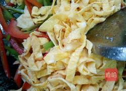彩椒炒蛋皮的做法图解6
