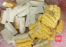 淮山玉米脊骨汤的做法图解2