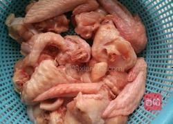 鸡翅膀炒青椒的做法图解1