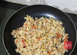 彩椒咸肉香菇炒饭的做法图解6