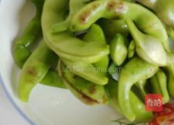 橄榄豆烧猪皮的做法图解2