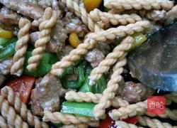 彩椒麻花肉片的做法图解7