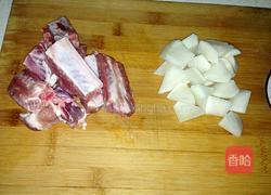 排骨烧白萝卜的做法图解1