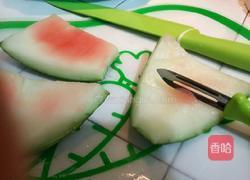 凉拌西瓜皮的做法图解1