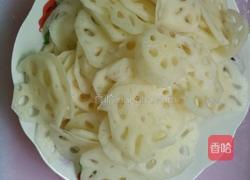 西红柿炒莲藕的做法图解2