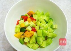 彩椒拌黄瓜的做法图解4