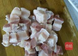 五花肉炖白萝卜的做法图解2