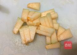 哈密瓜酸奶冰棒的做法图解2