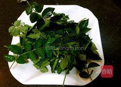 炸花椒嫩叶的做法图解1