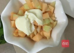 哈密瓜沙拉的做法图解5