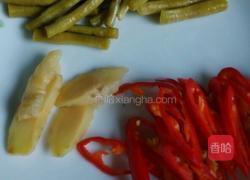 泡菜炒猪皮的做法图解4