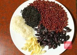 红豆黑米粥的做法图解1