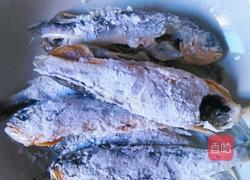 小黄鱼煎鸡蛋的做法图解3