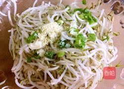 凉拌绿豆芽的做法图解5