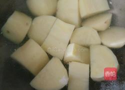 煮土豆的做法图解1