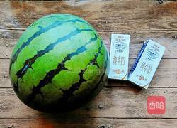 西瓜奶昔的做法图解1