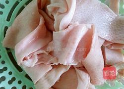 双椒炒肉皮的做法图解1