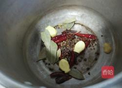 香辣卤鸭掌的做法图解3